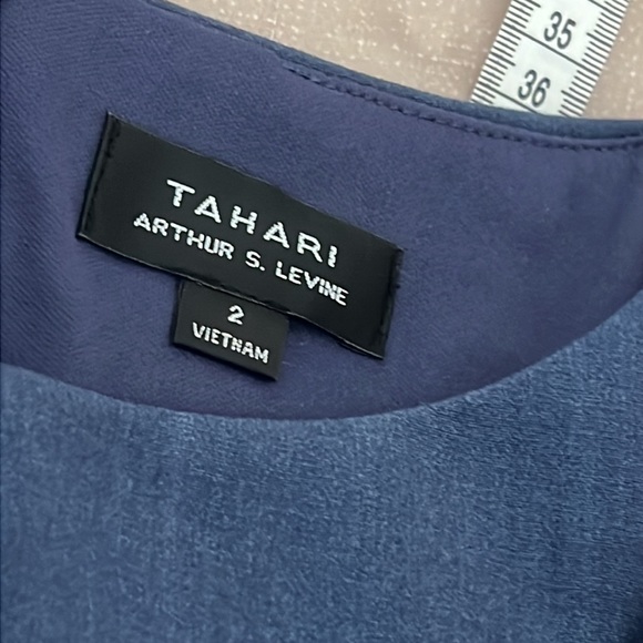 (TAHARI) ladies stretch dress size 2 never worn - Picture 11 of 11
